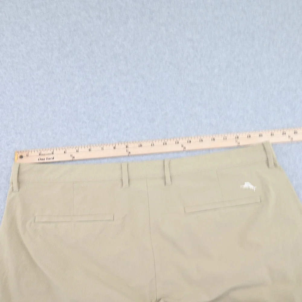 Tommy Bahama Chip Shot Shorts Mens 42x9 Khaki IslandZone Casual Relaxed